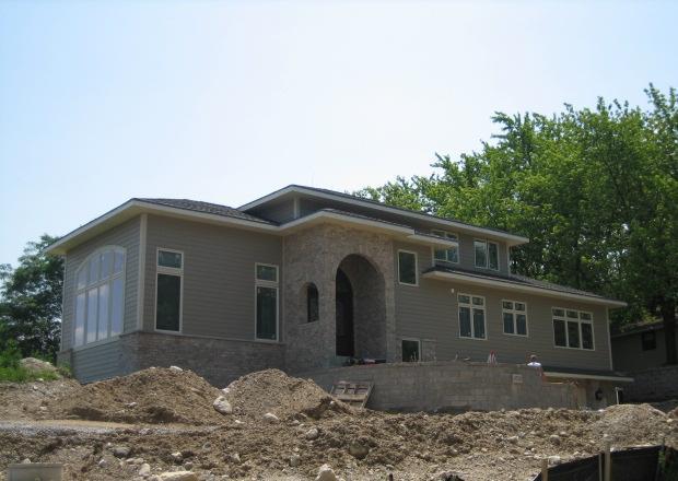 4720 S Fairview Dr, New Berlin, WI 53146