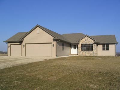 7104 Mueller Hiller Rd., Fredonia, WI 53021