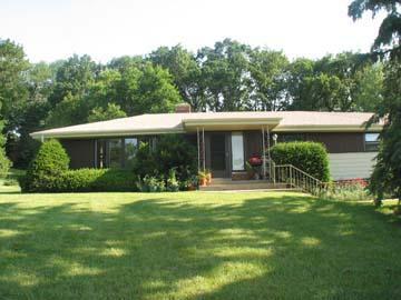 21420 W Greenhill Rd., Brookfield, WI 53186