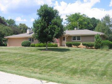 16260 Cumberland Tr., Brookfield, WI 53005