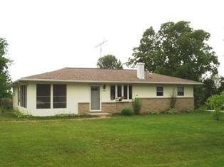 1415 W Violet Dr., Oak Creek, WI 53154