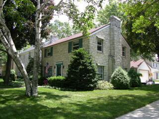 9327 W Wilson Blvd., Wauwatosa, WI 53226