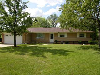 6033 W Edgerton Ave, Greendale, WI 53129