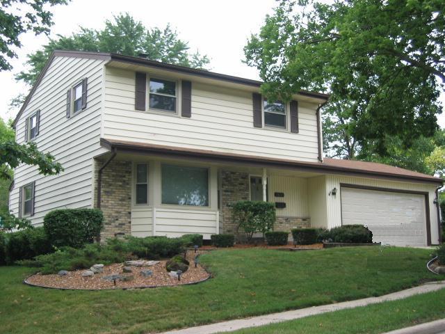 1809 Cardinal Dr., Waukesha, WI 53186