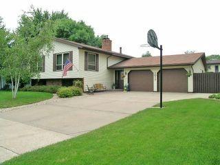 1017 Parkridge Dr, Onalaska, WI 54650
