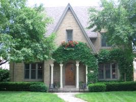 5842 N Maitland Ct., Whitefish Bay, WI 53217