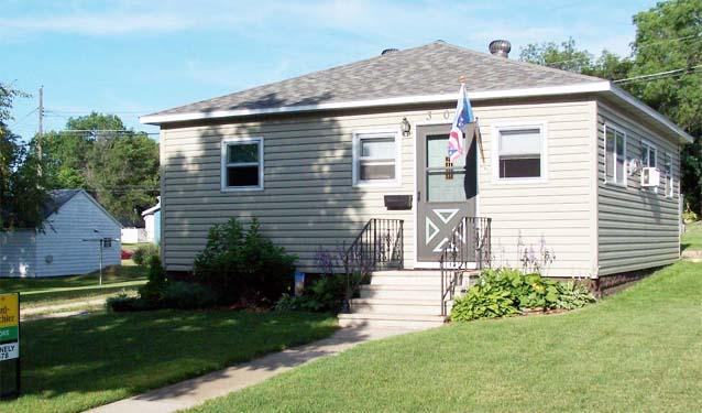 308 S 8th Ave, Onalaska, WI 54650