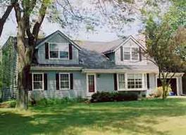 2504 W Glenbrook Ln., Mequon, WI 53092