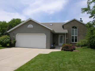 W226N2833 Foxwood Ln., Pewaukee, WI 53186