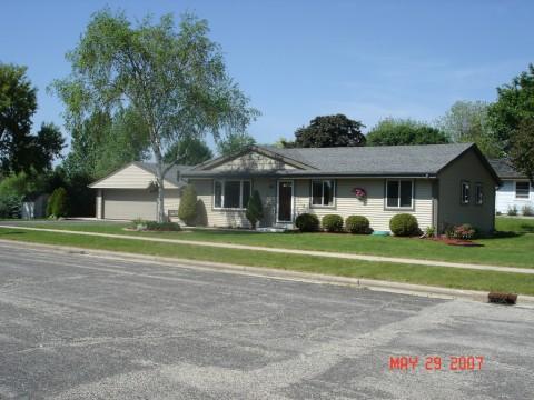 907 Lois Ct., Hartford, WI 53027
