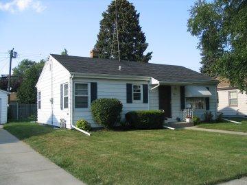 906 Willmor St., Racine, WI 53402