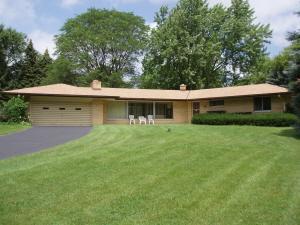 15260 Arrowhead Pl, Brookfield, WI 53005