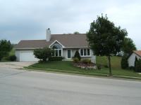 1928 Bonnie Ln., Waukesha, WI 53188