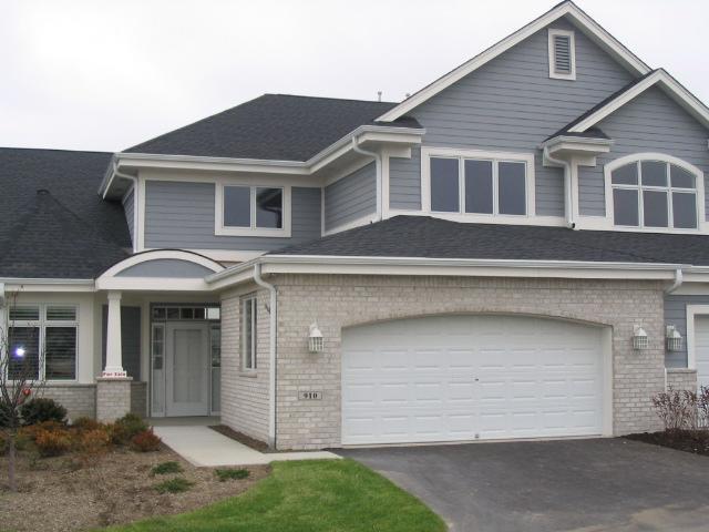 780 Bay Ct. #40B, Brookfield, WI 53005