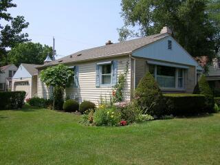 6145 N Apple Blossom Ln., Glendale, WI 53217