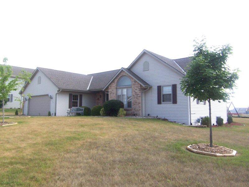 755 Acadia Ave, West Bend, WI 53095