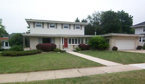 902 E Broadway, Waukesha, WI 53186