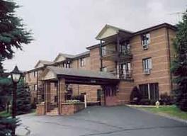 530 N Silverbrook Dr. #127, West Bend, WI 53090