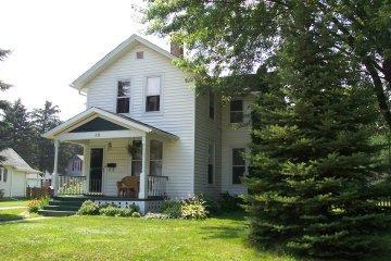 48 Elm, Oconomowoc, WI 53066