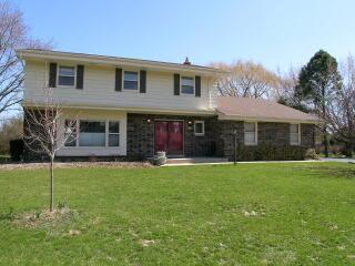 7030 N Braeburn Ln., Glendale, WI 53209