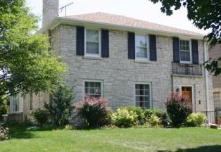 2544 N 97th St., Wauwatosa, WI 53226