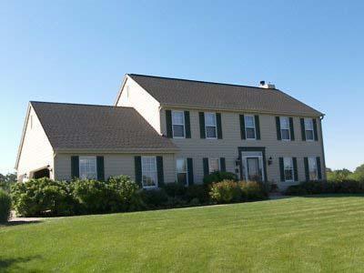 W261N2806 Woodburne Ct., Pewaukee, WI 53072