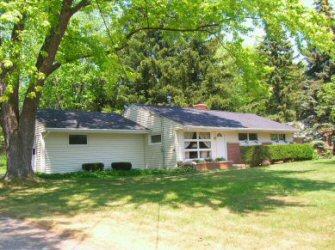 8701 N Kildeer Ct., Brown Deer, WI 53209