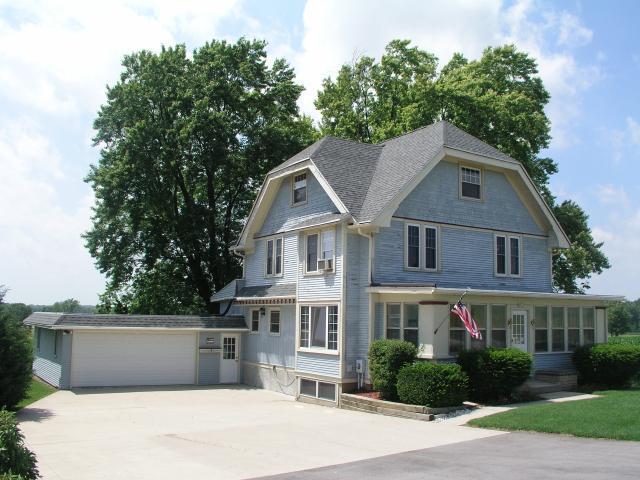 719 N Hwy 67, Ashippun, WI 53036