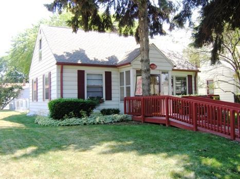 4936 N Iroquois, Glendale, WI 53217