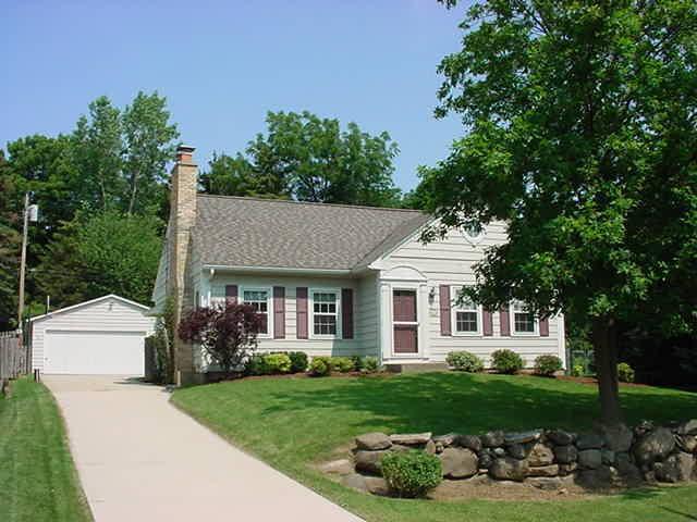 10518 W Spring Green, Greenfield, WI 53228