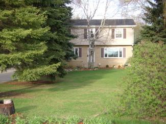 958 Bark Lake Ln., Richfield, WI 53033