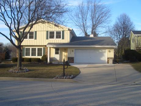 6996 Heathmeadow Ct., Greendale, WI 53129