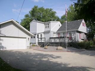 7507 S 13th St., Oak Creek, WI 53154