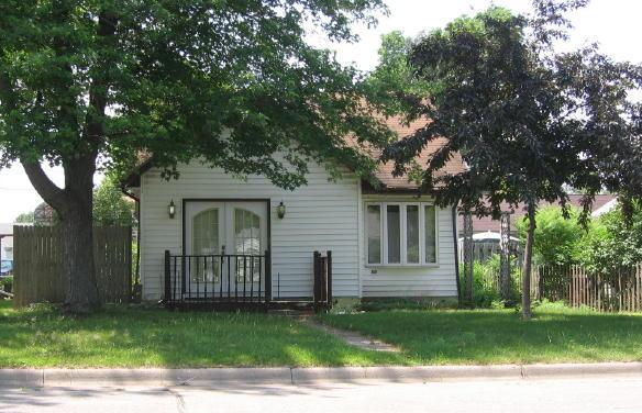 2604 Hoeschler Dr, La Crosse, WI 54601