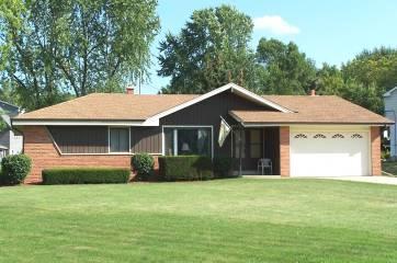 5650 S Lochleven Ln., New Berlin, WI 53146