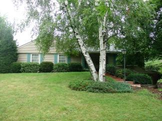 119 Westminster Dr., Waukesha, WI 53186