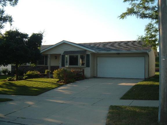 1624 Primrose Ln, West Bend, WI 53090