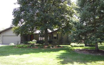 12101 W Belmar Dr, Franklin, WI 53132