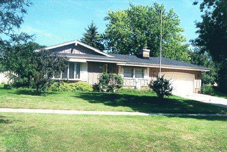 8044 S 13th St, Oak Creek, WI 53154