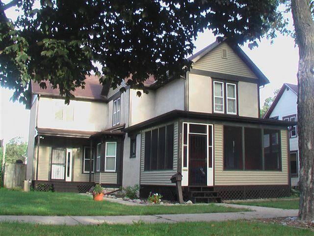 1513 Wood St, La Crosse, WI 54603