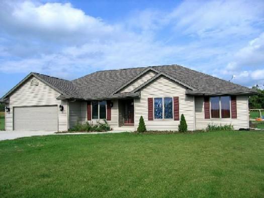 11941 Lake Ridge Ct., Schleswig, WI 53042