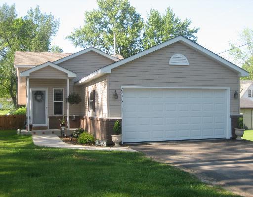 23419 82nd St, Salem, WI 53168