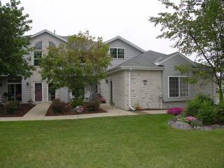 191 W Oak Leaf Dr. #4, Oak Creek, WI 53154