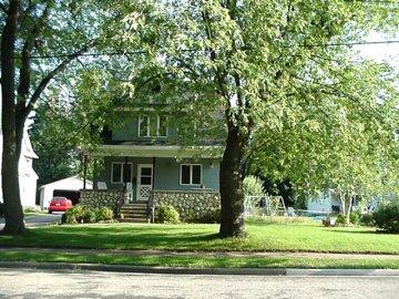 301 E Loos St, Hartford, WI 53027