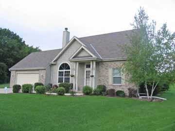 508 Saras Ct., Slinger, WI 53086