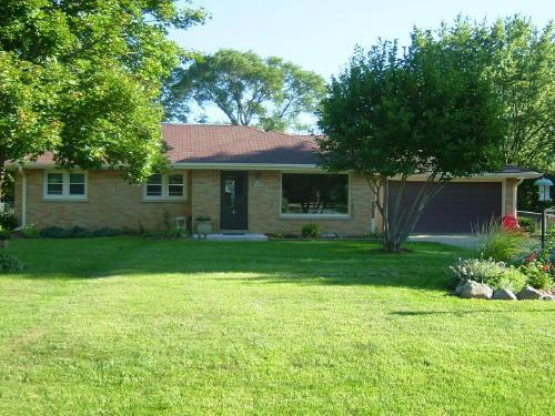 N50W15964 Honeysuckle Ln., Menomonee Falls, WI 53051