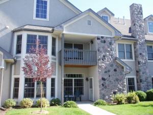 N30W23021 Pineview Cir. #4, Pewaukee, WI 53072