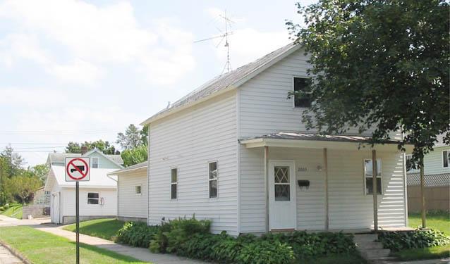 2003 S 13th St., La Crosse, WI 54601