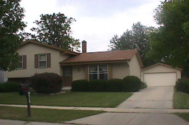 8510 S Parknoll, Oak Creek, WI 53154