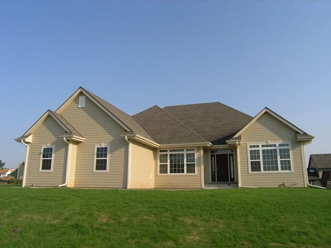 11124 W Meadowcreek Dr., Milwaukee, WI 53224